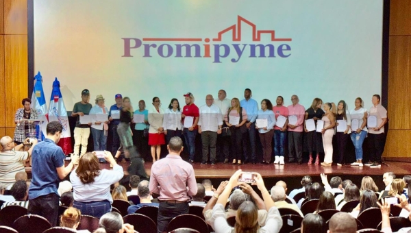 Promipyme otorga en Nagua RD$48 millones en préstamos, priorizando el apoyo a mujeres